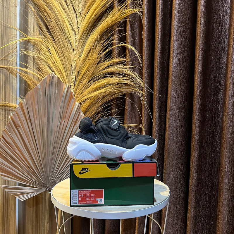 Nike aqua rift black white original