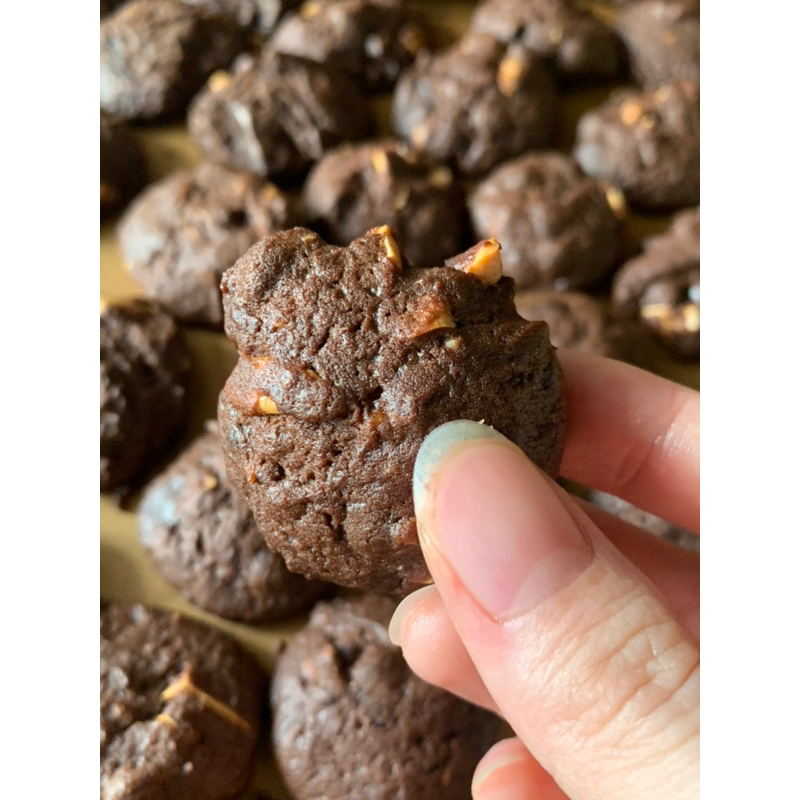 

DOUBLE CHOCO CASHEW (wajib baca deskripsi)