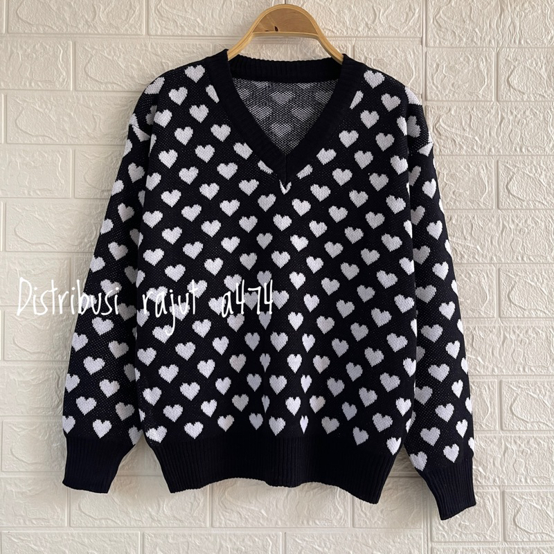 YANTI SWEATER RAJUT OVERSIZE MOTIF LOVE KERAH V ATASAN WANITA LENGAN PANJANG