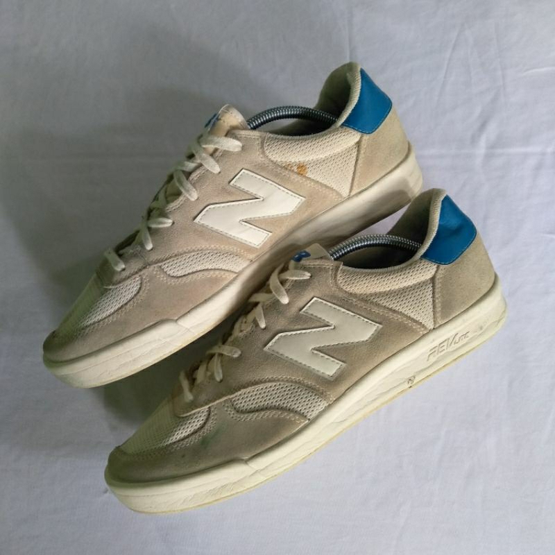 Sepatu New balance CT300