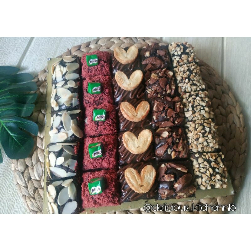 

Brownies sekat jumbo full topping 22x22