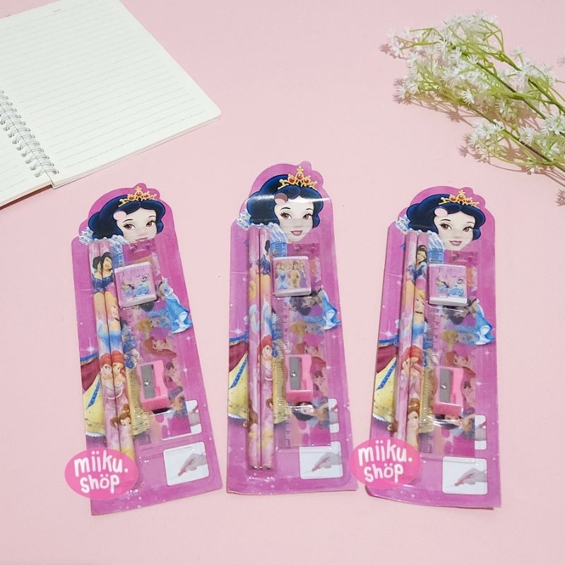 

MINI STATIONERY SET 5IN1 PRINCESS