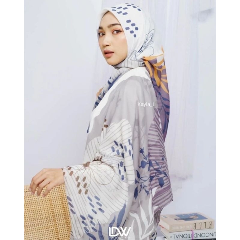 Hijab Motif Segi Empat Kayla Series L