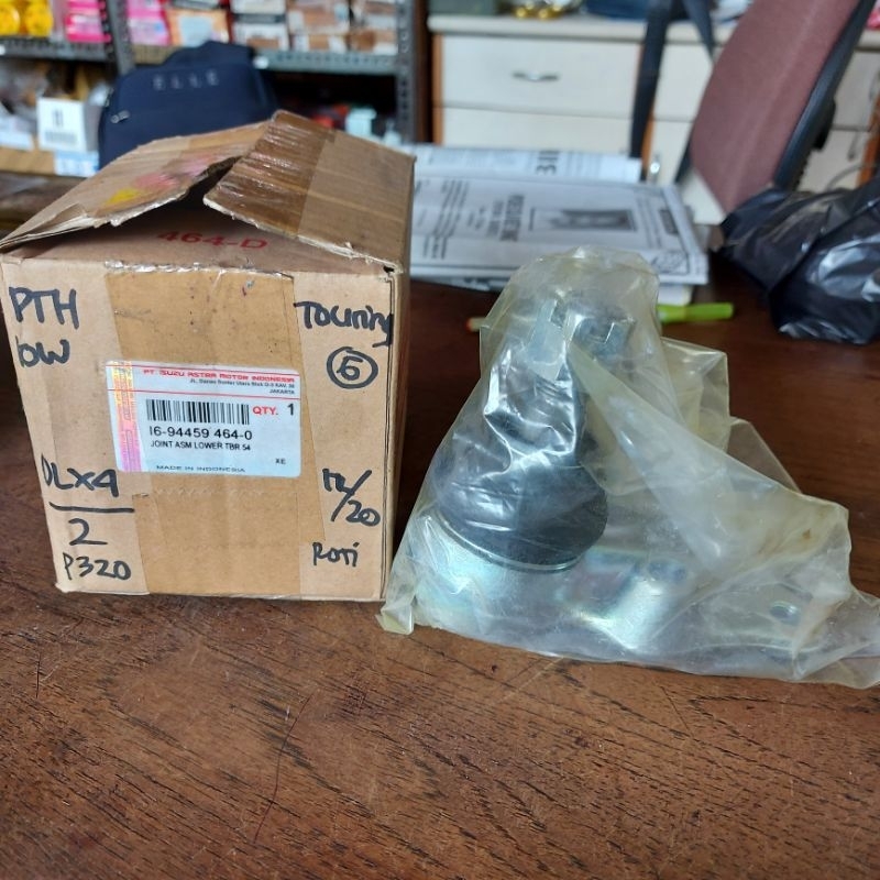 Ball Joint Bawah Low Isuzu Panther Kapsul Touring TBR541 Ori Isuzu