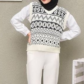 Rompi Rajut Wanita Korean Style Knit Vest Monaco