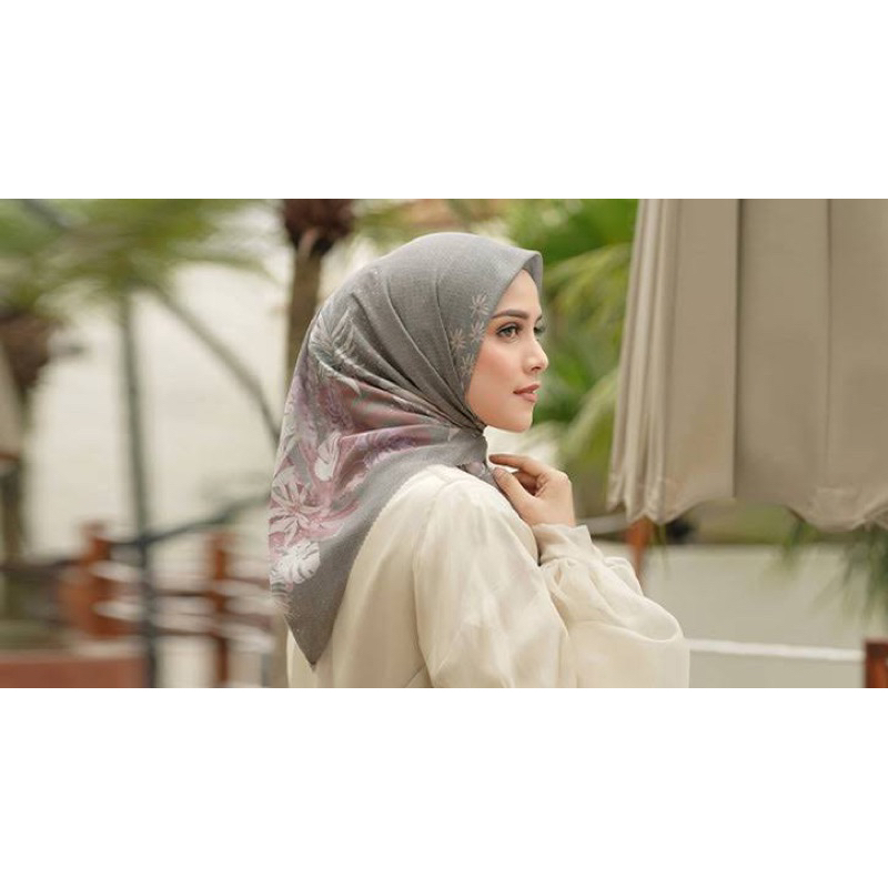 Buttonscarves Tropical Series Preloved