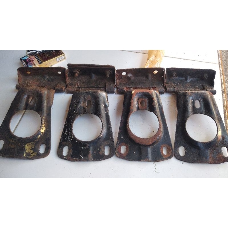 engsel jok Vespa Excel copotan jok bekas