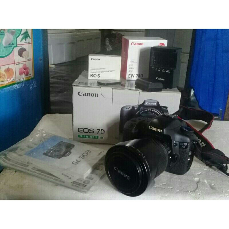 KAMERA CANON EOS 7D (EF-S 18-200 IS kit) Second