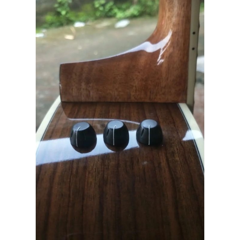 Preamp gitar  akustik 3 band taylor custom