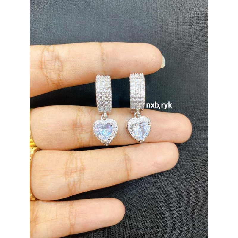 Anting juntai vier titanium dan premium,awet,tahan lama,full mata kualitas premium