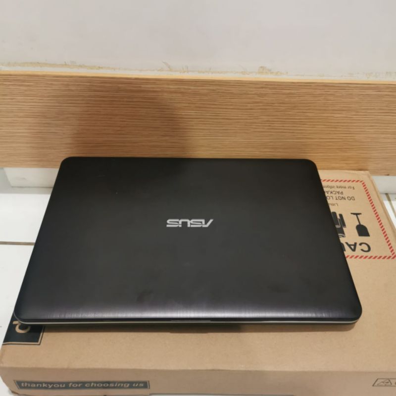 Laptop Asus X441B Amd A4-9125 Ram 4GB HDD 1TB Vga amd radeon R3 graphic layar 14 inch windows 10 mulus