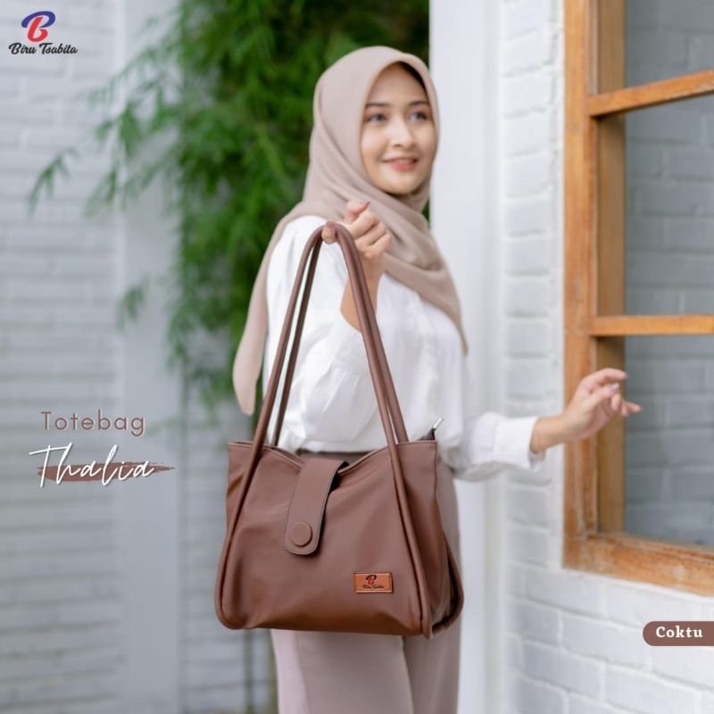 THALIA TOTEBAG BY BIRU TSABITA BAHAN CHOCOLU ANTI AIR WATERPROOF PREMIUM PENUTUP RESLETING TAS KERJA TAS KULIAH TAS KANTOR