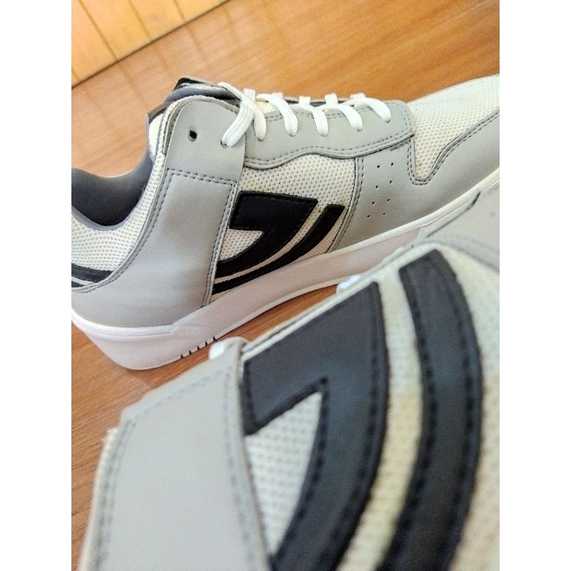 Johnson Alpha BNIB - Sepatu Sneakers