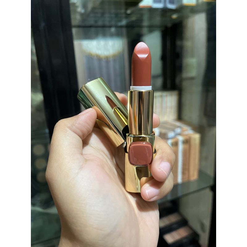 Lipstick L’Oréal Color Riche Khusus No 618 (George V Caramel)