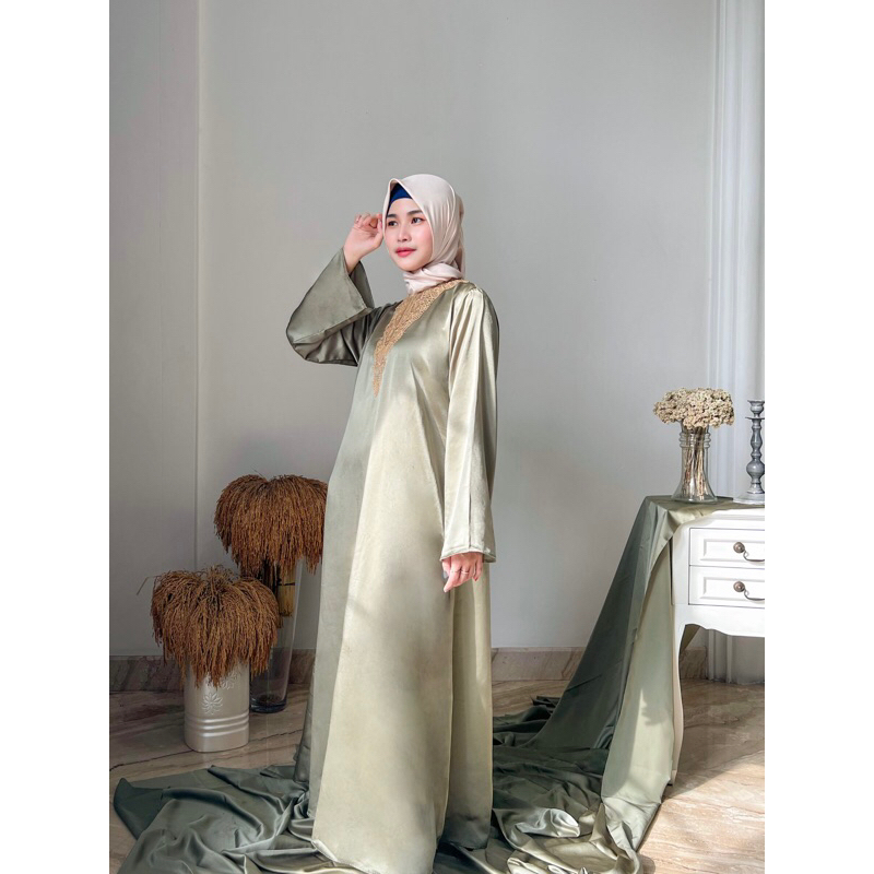 Yarazia - Zahara Gamis Satin Olive Green Renda Bordir Baju Dress Muslim