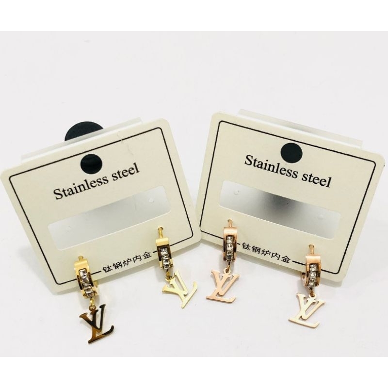 Fourfashion Anting Titanium Jepit Motif LVV Premium AK027