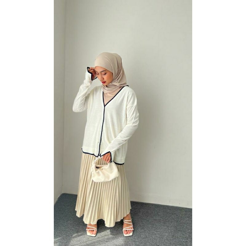 CHOI KNIT CARDI (READY STOCK)