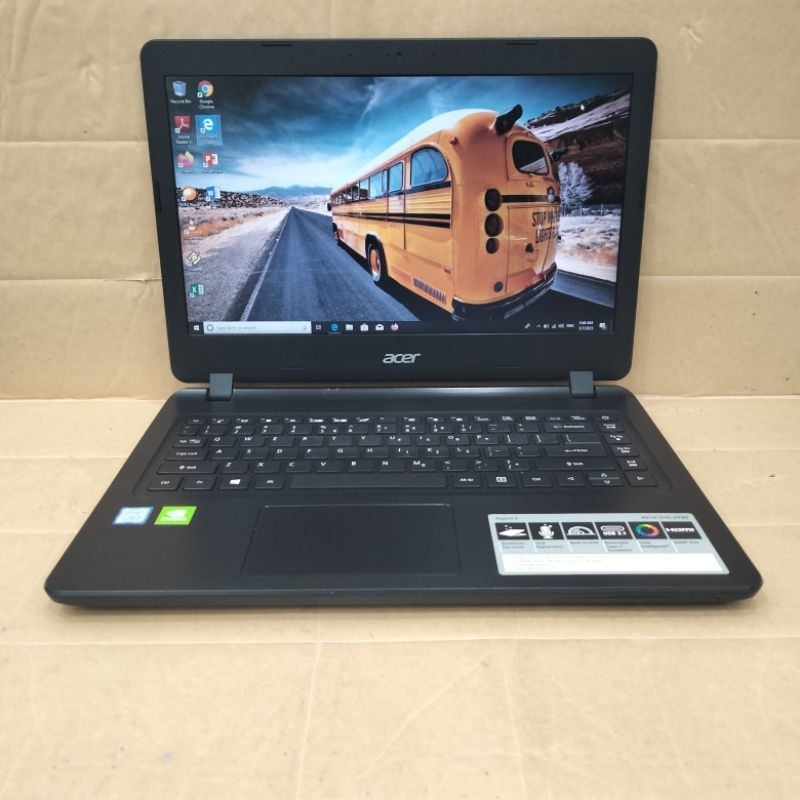 Laptop Acer aspire 5 Intel core i5-8265U RAM 4GB SSD 256GB VGAX230