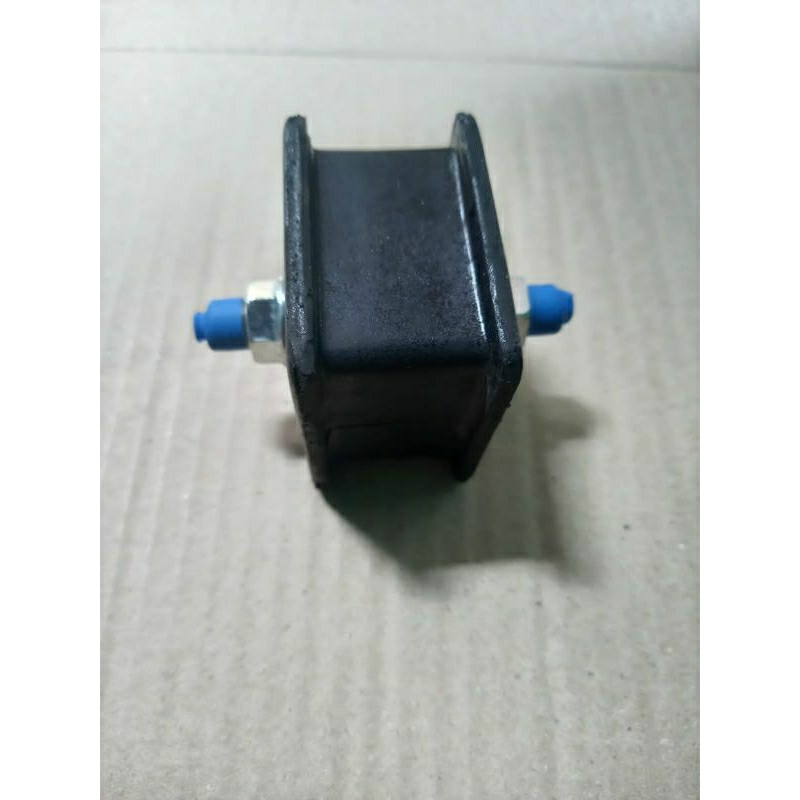 Dudukan Mesin Mazda 808 Vantrend