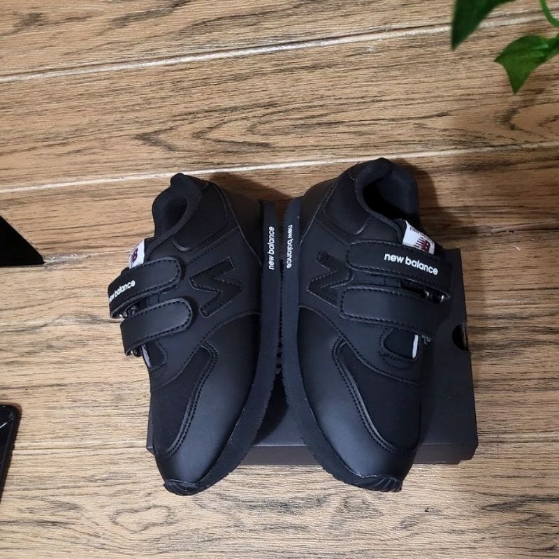 Kualitas Premium Sepatu Sekolah Anak Casual Sneakers Laki Laki Perempuan Unisex Sepatu Hitam Casual Grade Original