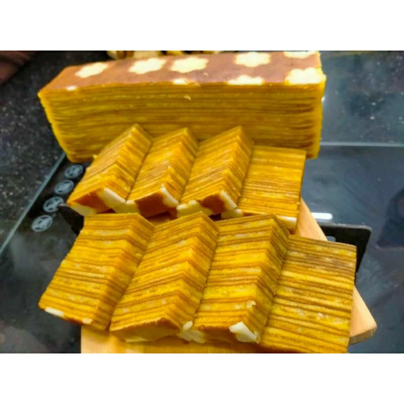 

KUE LAPIS LEGIT KEJU LOYANG 20X20