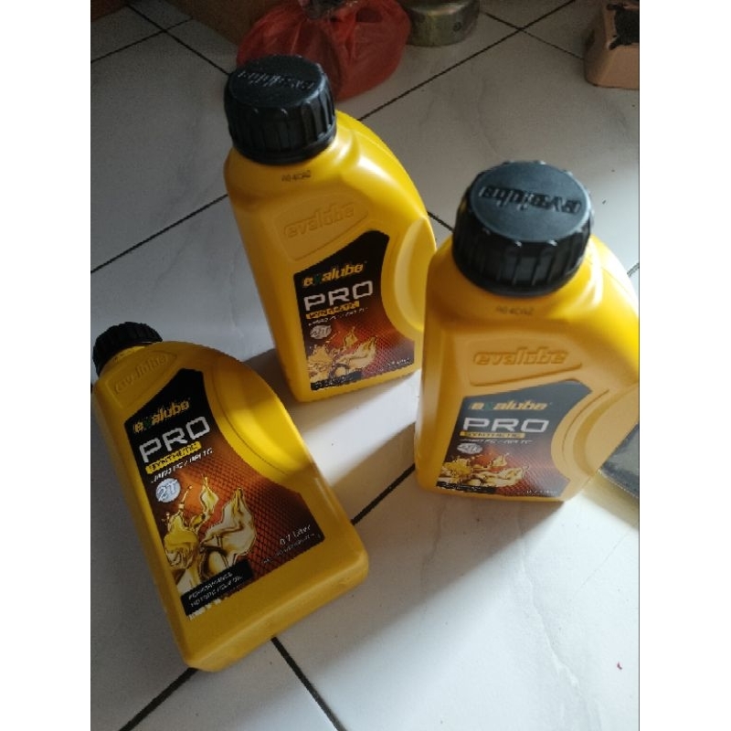 Oli Samping 2T Evalube Pro Kuning untuk Motor 2 Tak, Pelumas Berkualitas dengan Aroma Wangi