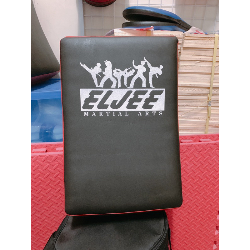 Kick Pad Target Kotak Medium 45 X 30 Sasaran Tendangan Tinju Taekwondo Merk Eljee Sport