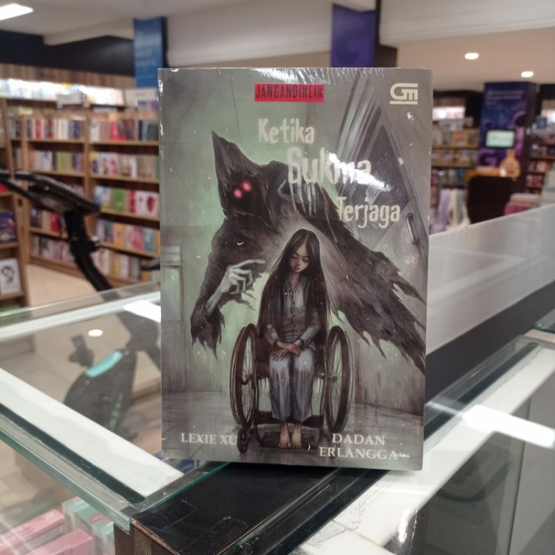 Novel Ketika Sukma Terjaga - Lexie Xu Original Gramedia