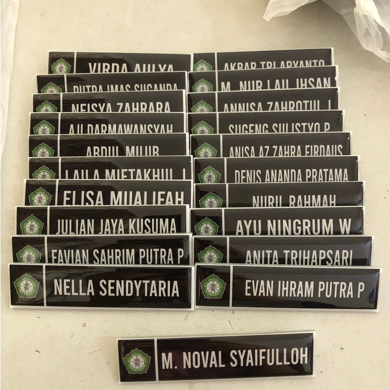 

Dewa Souvenir Name Tag /Name Tag Gold/Nama Tag Resin/Nama Dada/Papan Nama-Akrilik Custom Satuan/Grosir