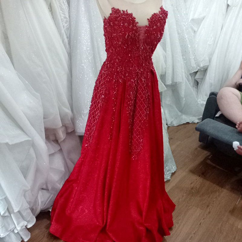 gaun merah/gaun prewedd/ wedding gaun / gaun mewah/ long dress/long dresss super mewah/