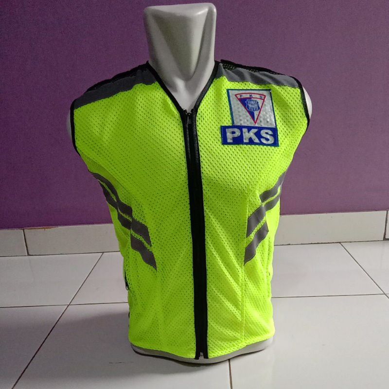 Rompi jala hijau PKS patroli keamanan sekolah