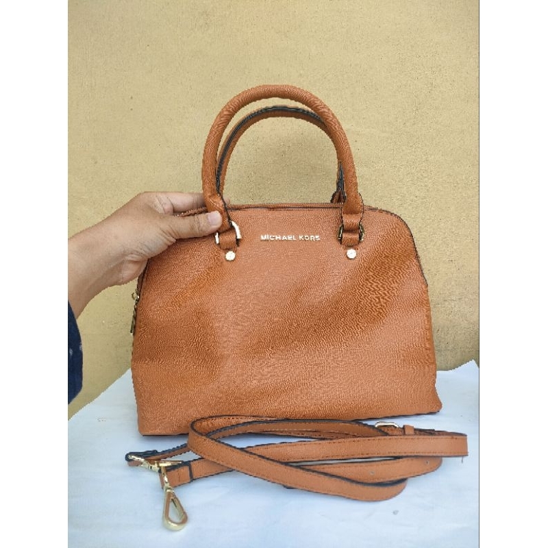 Preloved  MK Alma Ala Warna Tan Coklat Michael Kors Alma Seken second preloved kulit taiga