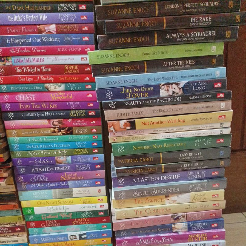 Buku novel  terjemahan romantis pernikahan original