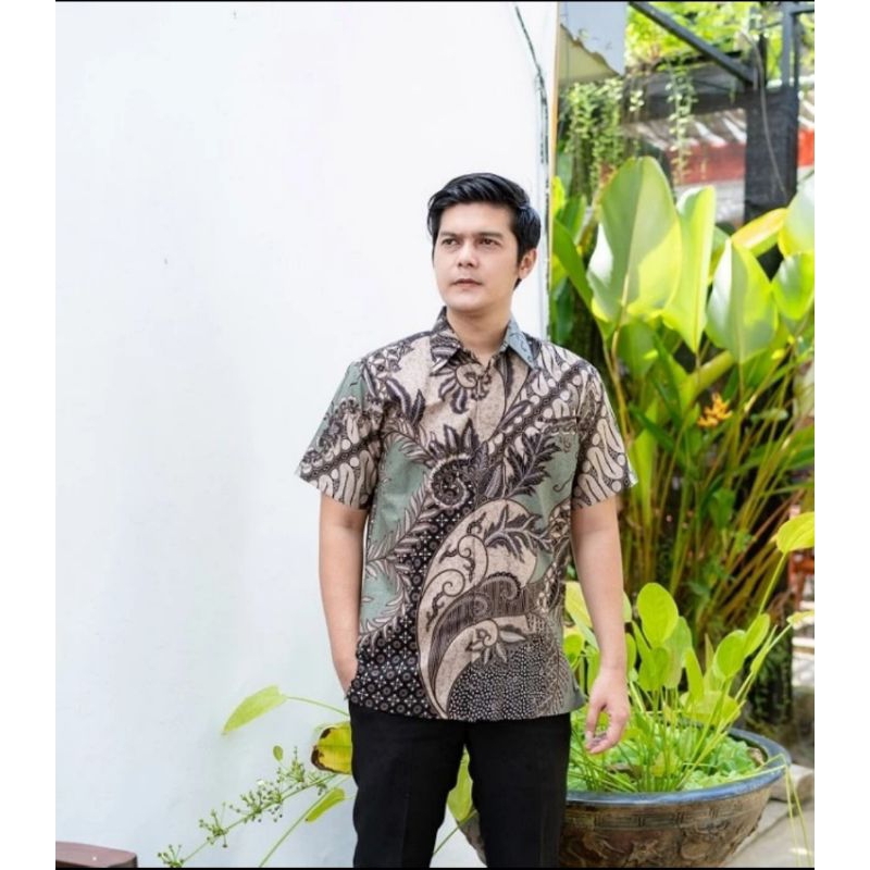 batik tangan pendek warna hijau sage gren hem batik modern lengan pendek batik kantor batik seragam 