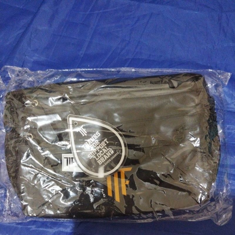 tas selempang moral flat