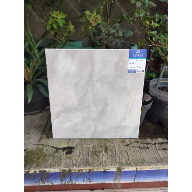 Keramik lantai 40x40 Hestia grey / glossy / Mulia accura
