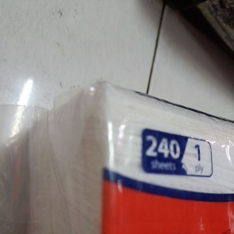 TISU TOWEL JOLLY 240 SHEET. SEPACK