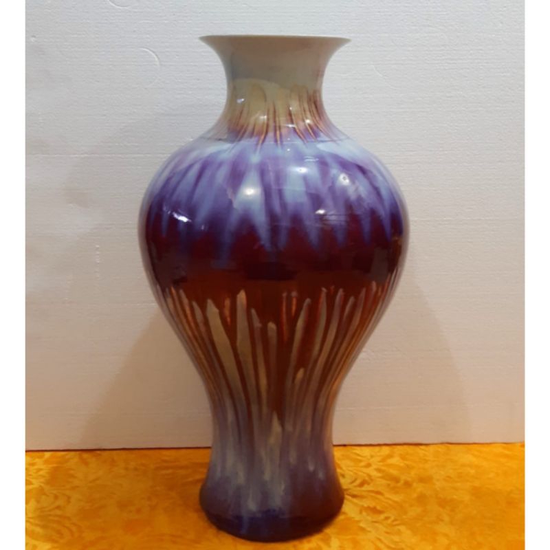 Vas bunga jumbo warna abstrak ungu kecubung