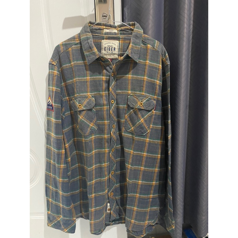 Preloved kemeja flanel pria EIGER size XL