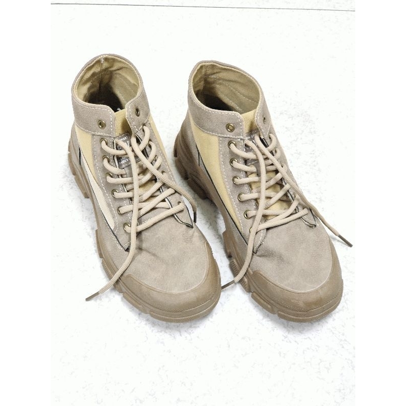 Sepatu boots pria simpel (COD)