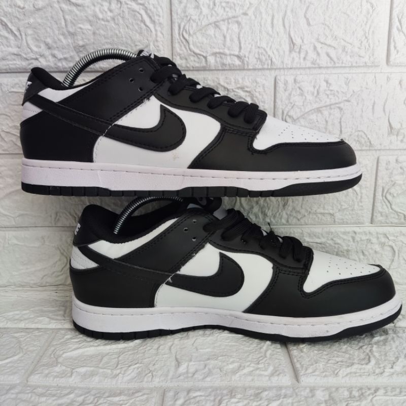 Sepatu sb dunk panda size 43 nike