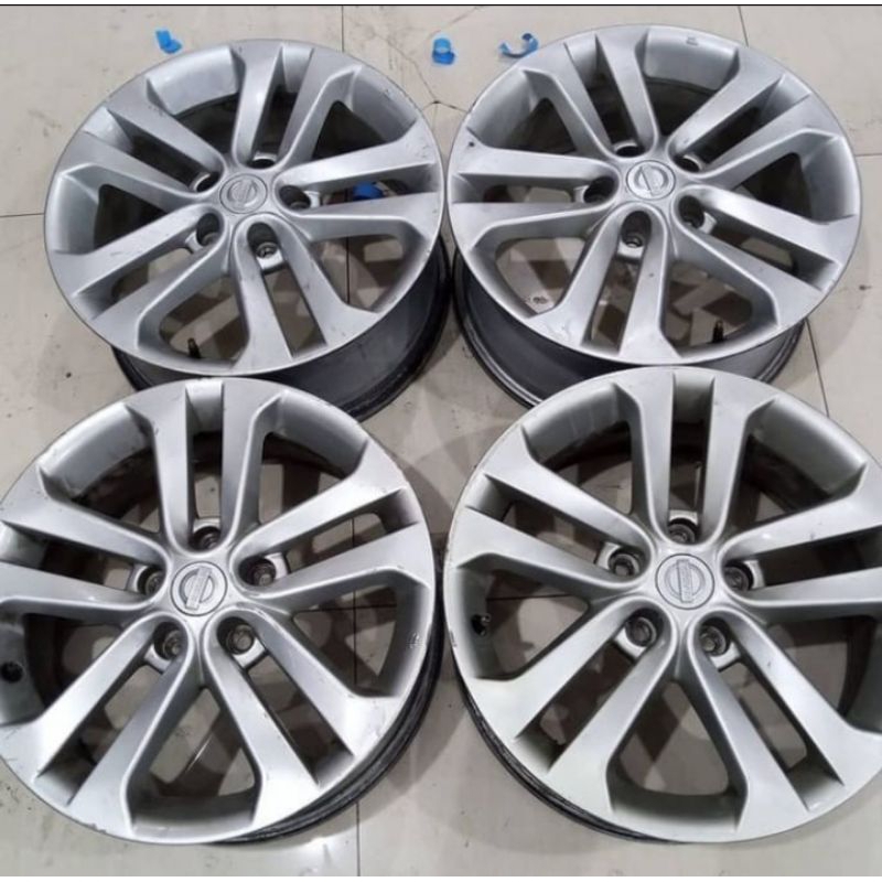 VELG MOBIL BEKAS COPOTAN JUKE RING 17 LUBANG 5X114