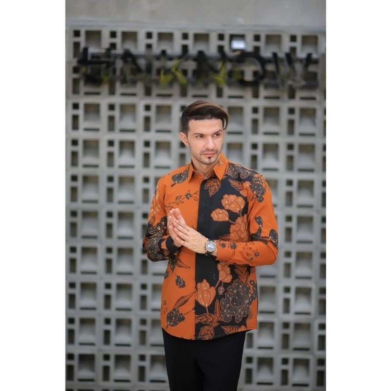 BATIK BUNGA ORANGE KEMEJA BATIK MODERN SLIMFIT PANJANG BAHUN KATUN HALUS FULL FURING HALUS