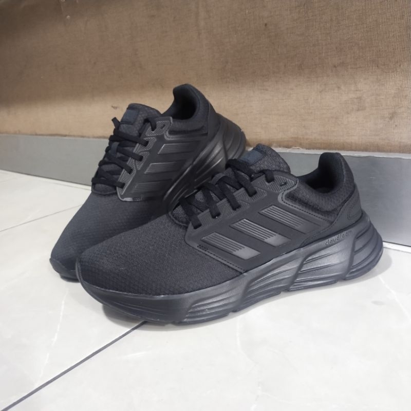 Sepatu sekolah adidas cloudfoam original