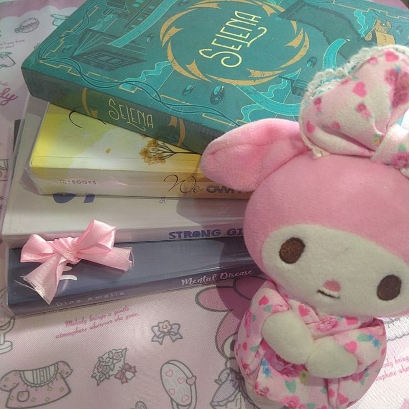 preloved murah buku /novel selena tereliye,we own it (taehyung fanfic),strong girl,mental disease, L