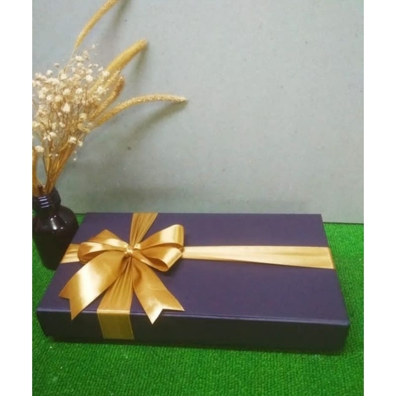 

RB hardbox ukuran 22x12x4 cm berpita