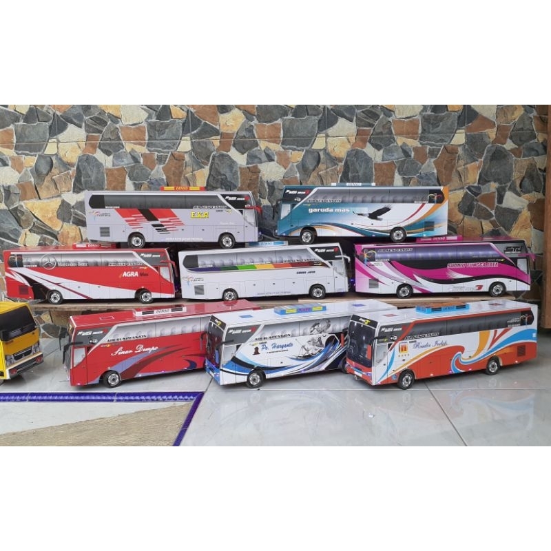 Miniatur Bus oleng besar full lampu