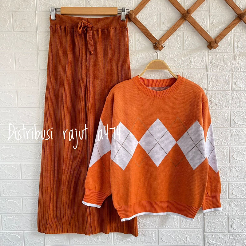 TERIZLA SWEATER RAJUT MOTIF BELAH KETUPAT ATASAN LENGAN PANJANG