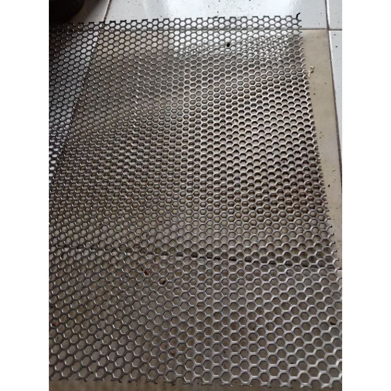 ram grill speaker 40x80cm lubang motif segi 6