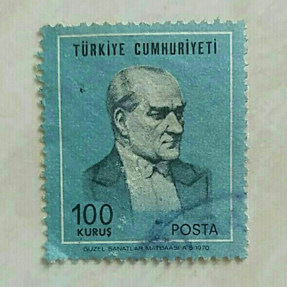 

(AA) Perangko Turki Definitive, 1970, Ataturk - Coloured Background - Mustafa Kenal Atatürk 100 kuruş Used